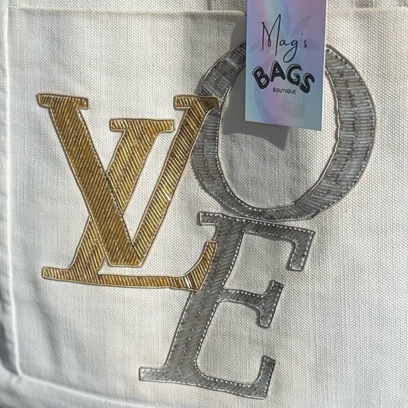 Louis Vuitton: Beaded That's Love Limited Edition Tote (on Scarlett Johansson) - Picture 8 of 16